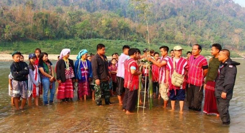 Locals pray for Salween River to always run free