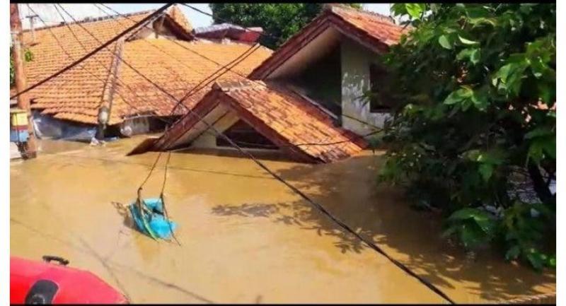 Thousands flee as floods hit Jakarta, Depok, Tangerang