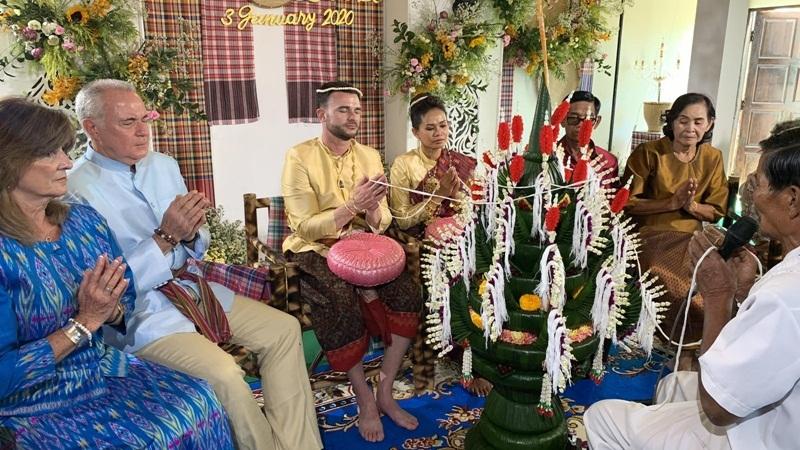 American brings in group of 50 for Thai marriage 
