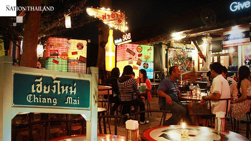 Night owls swarm famous Chiang Mai hangout as city released from lockdown 