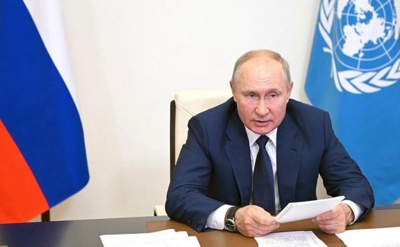 Putin calls for joint efforts to combat maritime crimes