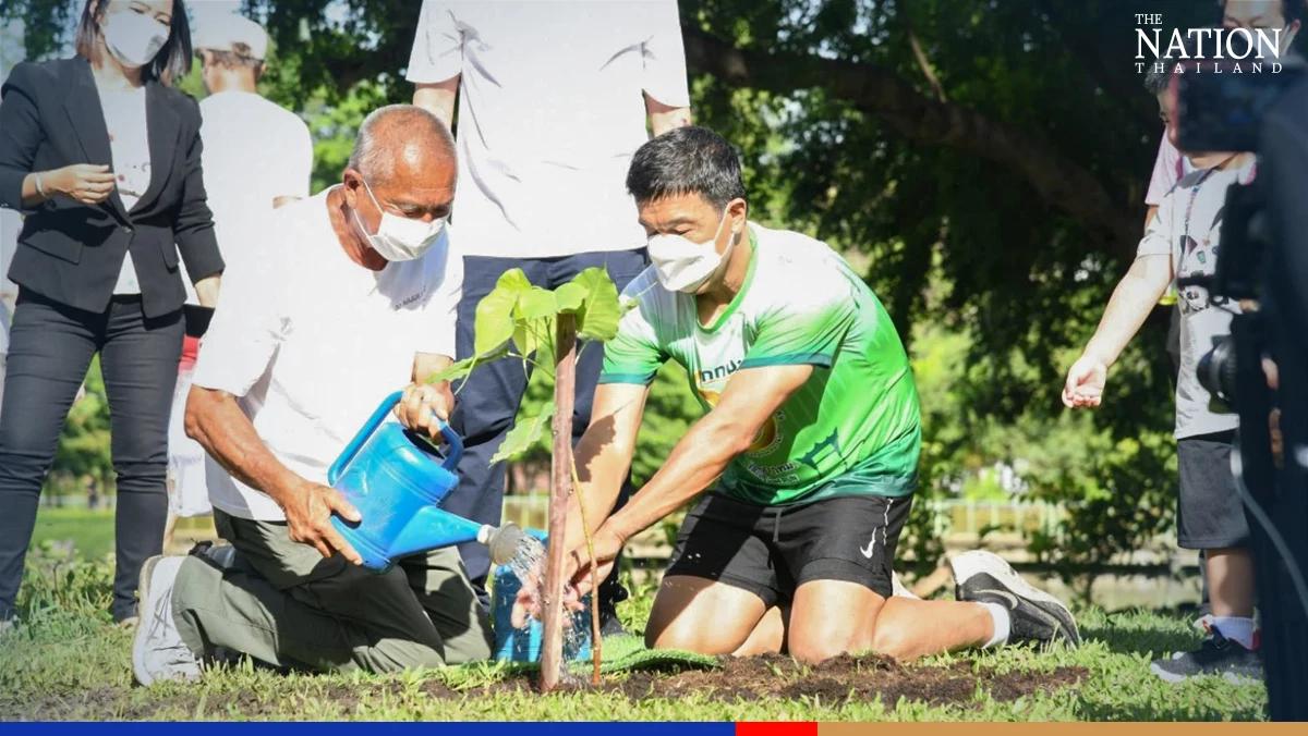 Chadchart invites Bangkokians to ‘plant 1 million trees’