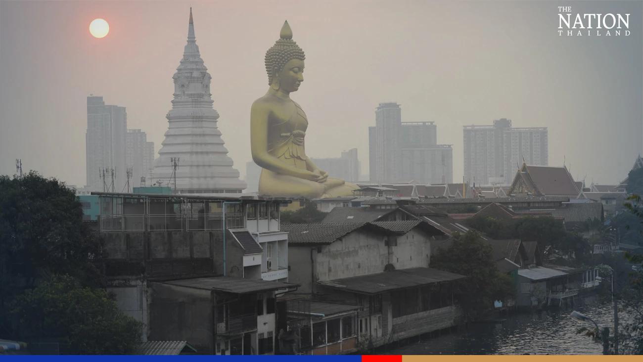 Bangkok disappearing under smog